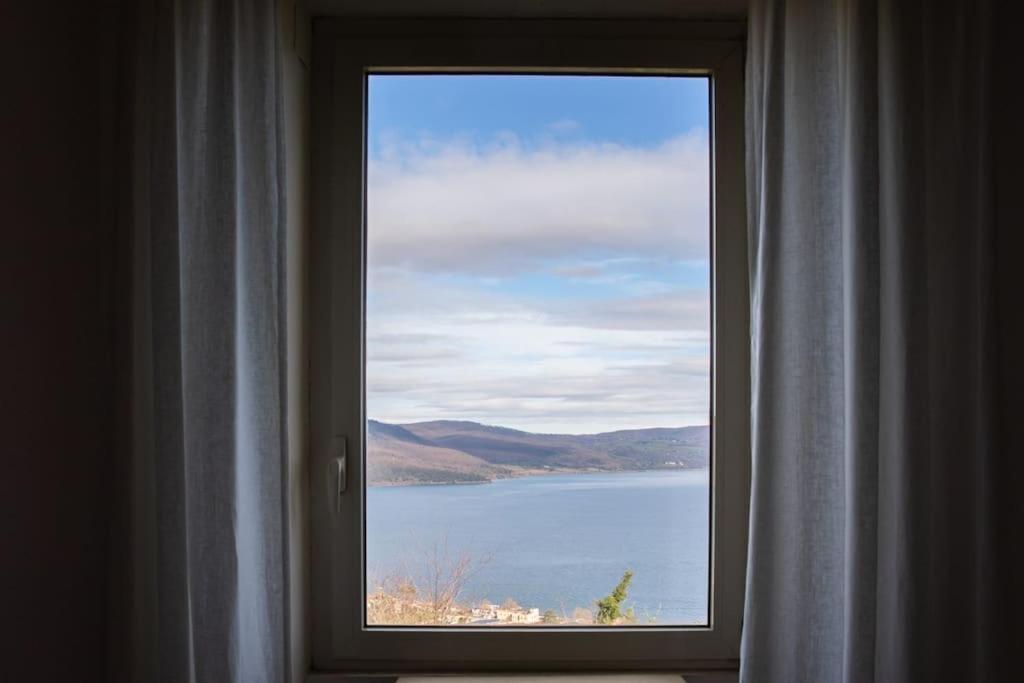 Apartament La Terrazza Nel Borgo Bracciano  Zewnętrze zdjęcie